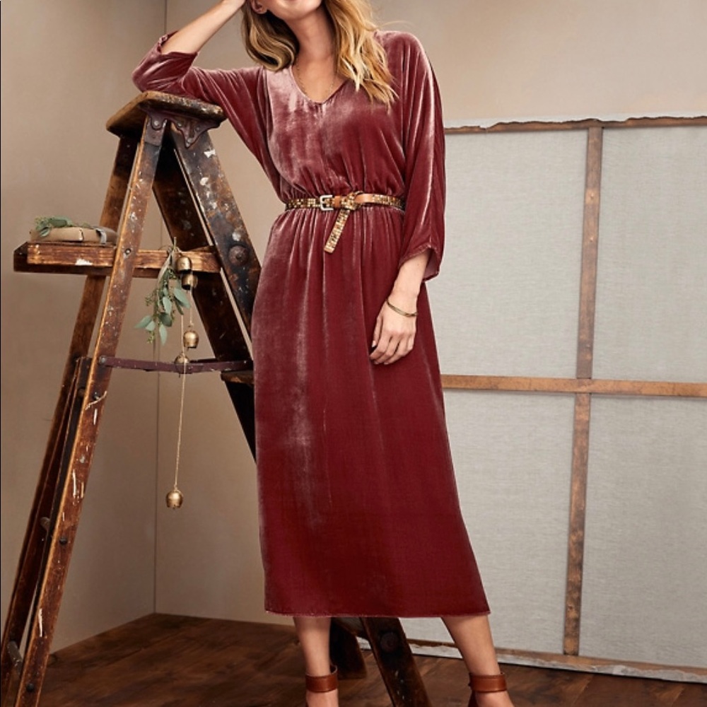 Never worn! V-Neck Velvet Midi Dress